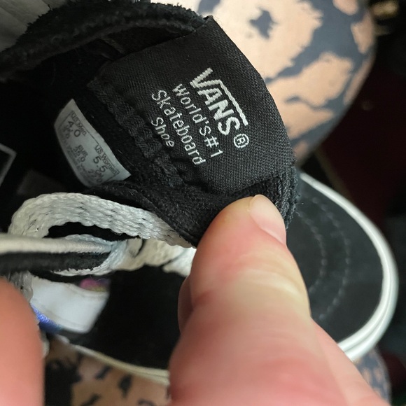 Van’s Off the Wall Hi Top Sneakers. Size 5.5 Black Suede upper & padded sides. - Picture 10 of 12